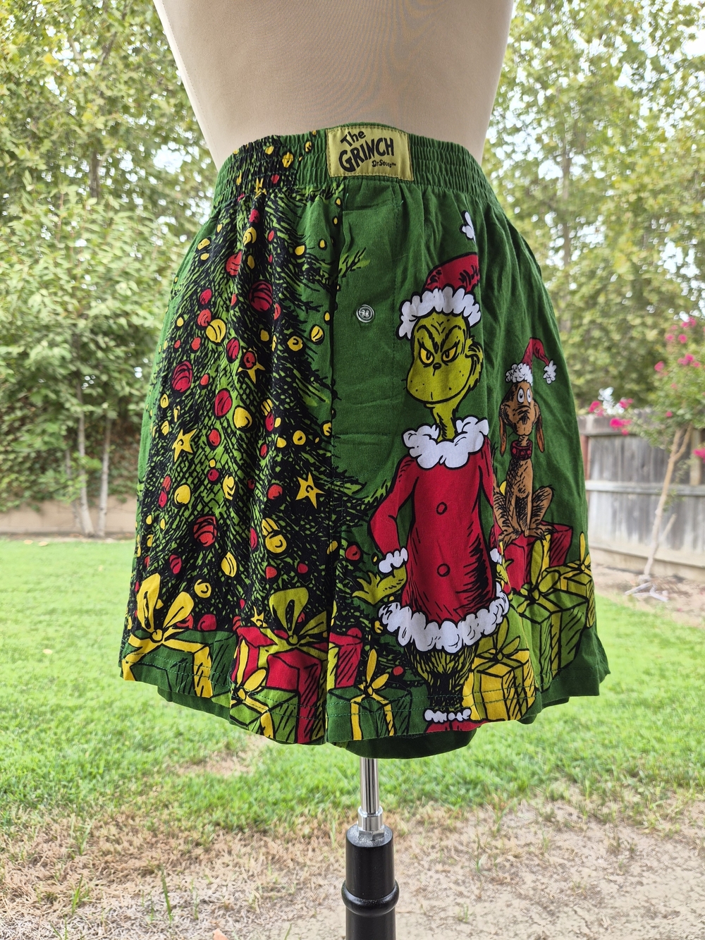 NWOT Dr. Seuss The Grinch & Max Holiday Boxer Lounge Shorts Medium #0491